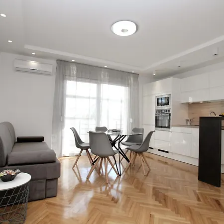 Luxury Ma&ro With Heated , Private Pool Apartment *