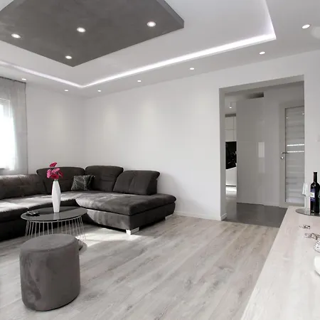 Luxury Ma&ro With Heated , Private Pool Apartment Kastela