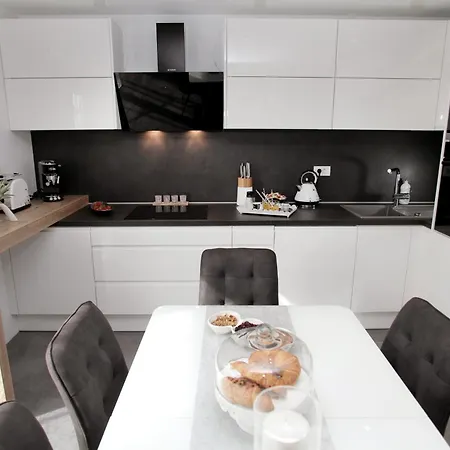 Luxury Ma&ro With Heated , Private Pool