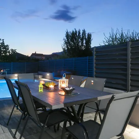 Luxury Ma&ro With Heated , Private Pool *