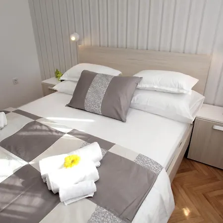 Luxury Ma&ro With Heated , Private Pool Apartment