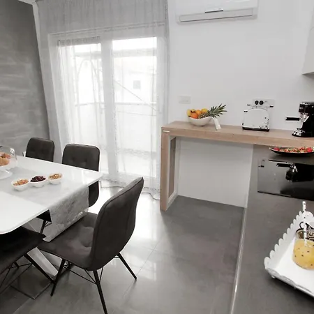 Luxury Ma&ro With Heated , Private Pool