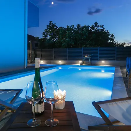 Luxury Ma&ro With Heated , Private Pool Apartment Kastela