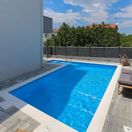 Apartment Luxury Ma&ro With Heated , Private Pool Kastela