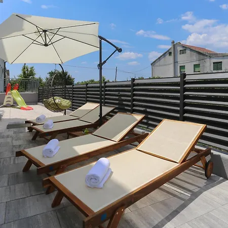 Luxury Ma&ro With Heated , Private Pool Apartment