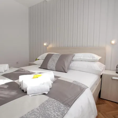 Luxury Ma&ro With Heated , Private Pool Apartment Kastela