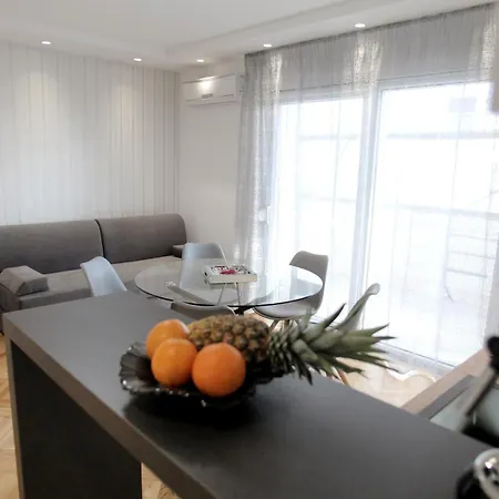 Luxury Ma&ro With Heated , Private Pool Apartment Kastela