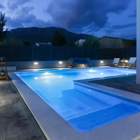 Apartment Luxury Ma&ro With Heated , Private Pool Kastela