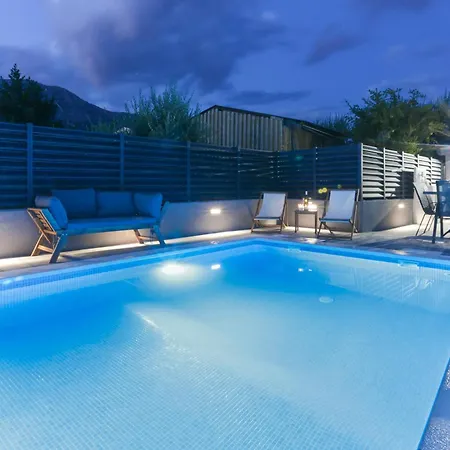 Luxury Ma&ro With Heated , Private Pool Apartment *