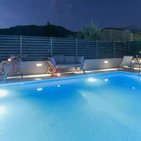 Luxury Ma&ro With Heated , Private Pool Apartment Kastela