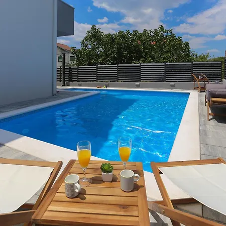 Apartment Luxury Ma&ro With Heated , Private Pool Kastela